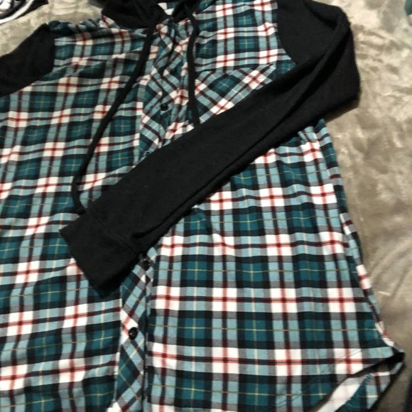 Size M plaid, button up, super soft hoodie by Ardene - Picture 2 of 7